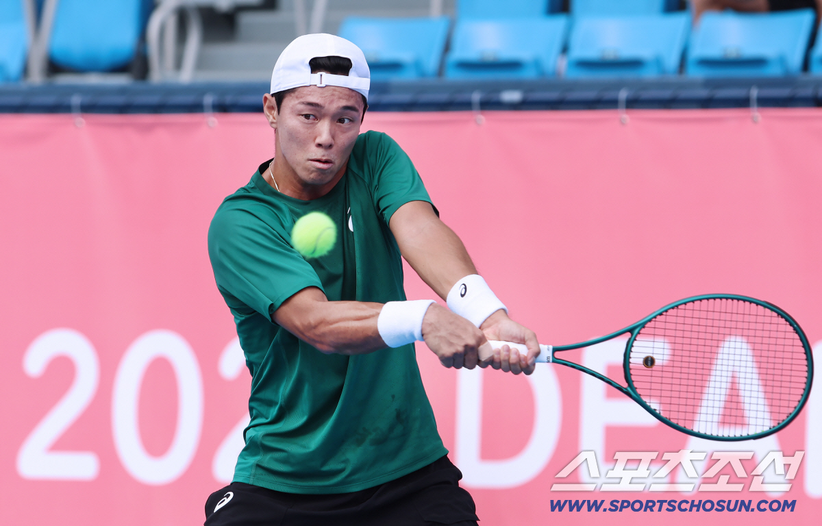 "데플림픽金 목표" 청각장애 테니스★이덕희,男단식1회전 가볍게 승리[도쿄…