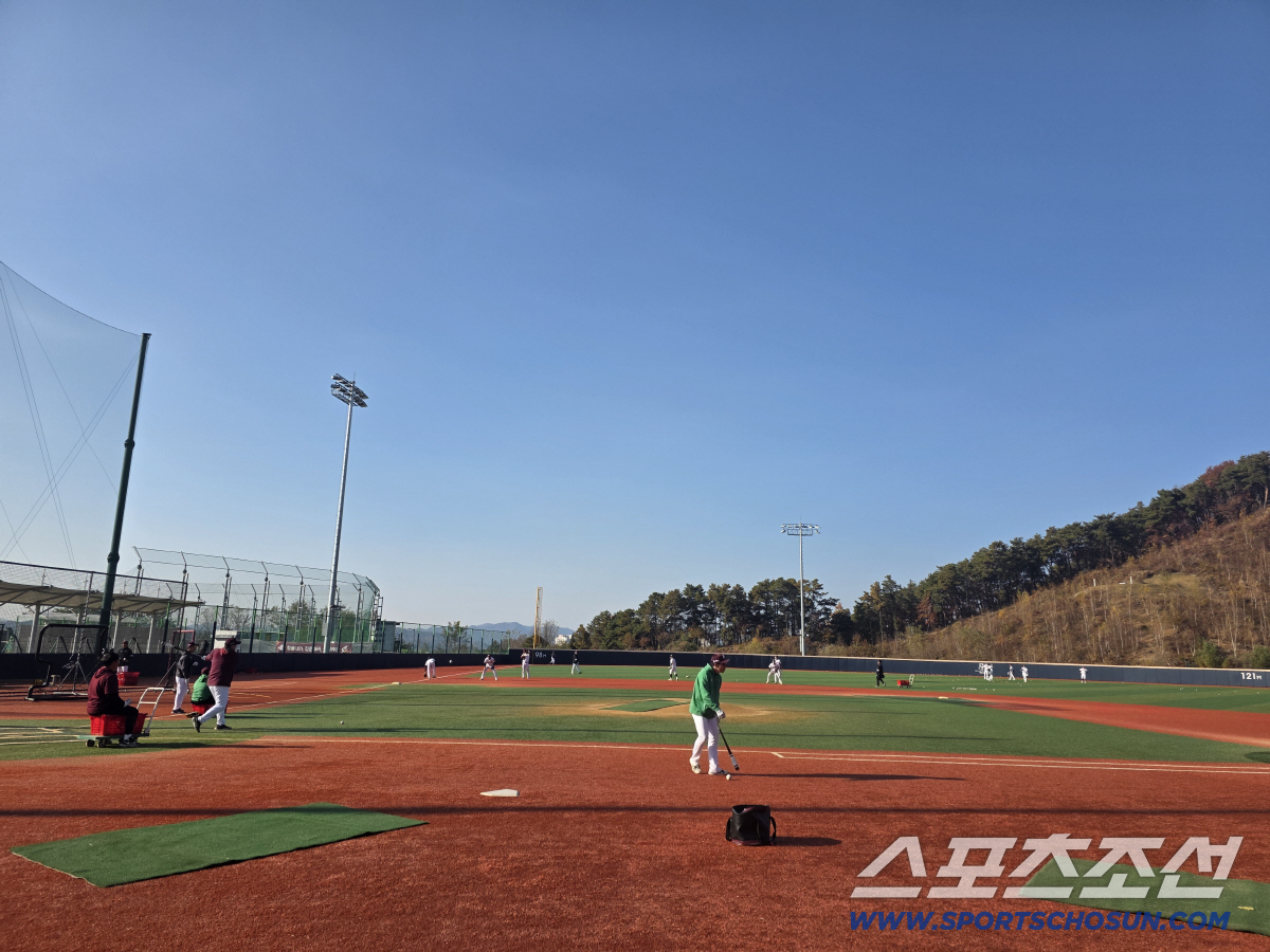 해외 못 가서 서럽냐고? 날씨만 좋다...여긴 마무리 훈련장이 아니다, …