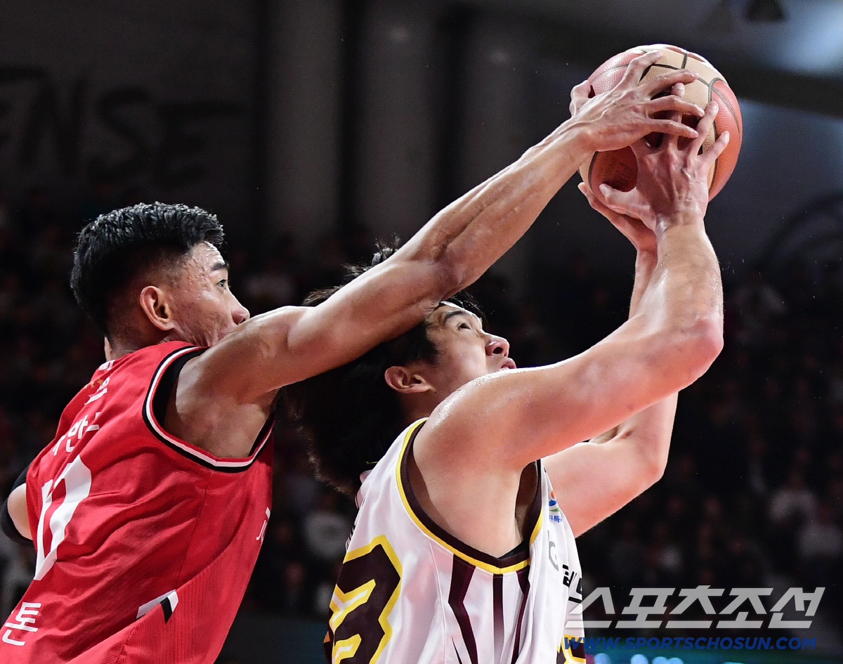 [현장리뷰]"광란의 3쿼터!" 칼 타마요→아셈 마레이 48득점 폭발…창원…