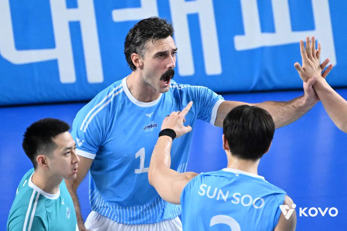 '사과하다 황당 범실' 진땀 5연승+1위 탈환, 정지석 미쳤다…대한항공,…