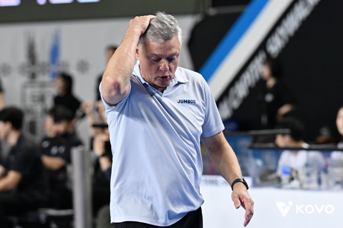 '사과하다 황당 범실' 진땀 5연승+1위 탈환, 정지석 미쳤다…대한항공,…