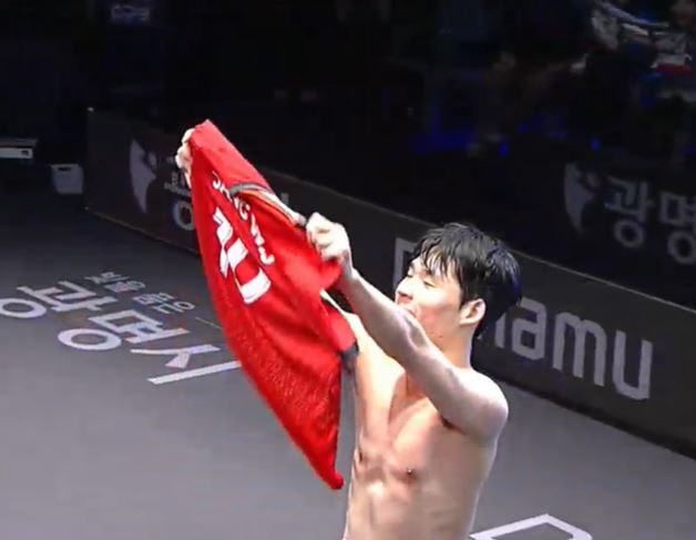 "압도적 에이스,짜릿한 상의탈의!" 장우진,프로탁구리그 男단식 초대 챔피…