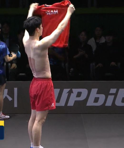 "압도적 에이스,짜릿한 상의탈의!" 장우진,프로탁구리그 男단식 초대 챔피…