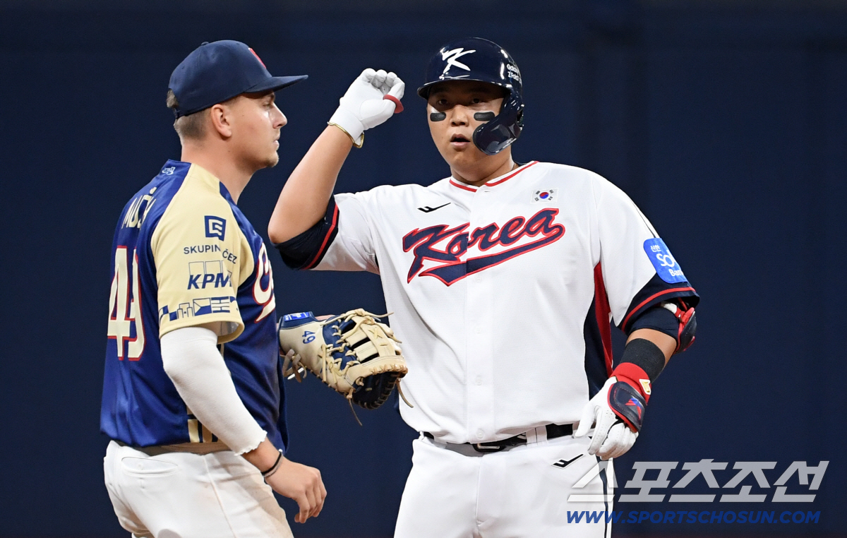 스포츠조선: 도쿄돔 2차전 선발 라인업 관련 이미지