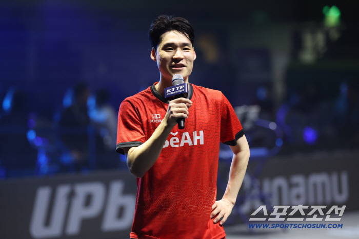 '상의탈의 팬서비스'장우진의 러브콜"프로탁구,부러우면 들어오라...자신감…