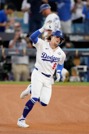 WS 우승 멤버인데 수술은 나홀로, 