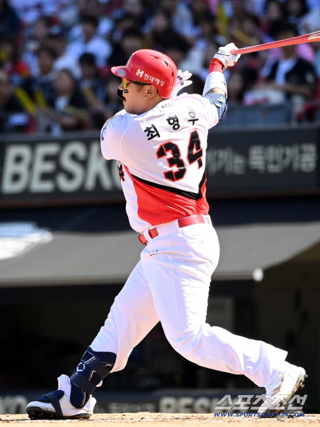 '38세 47억원' 최형우가 제시한 '김현수의 길'…42세 새 이정표 제…