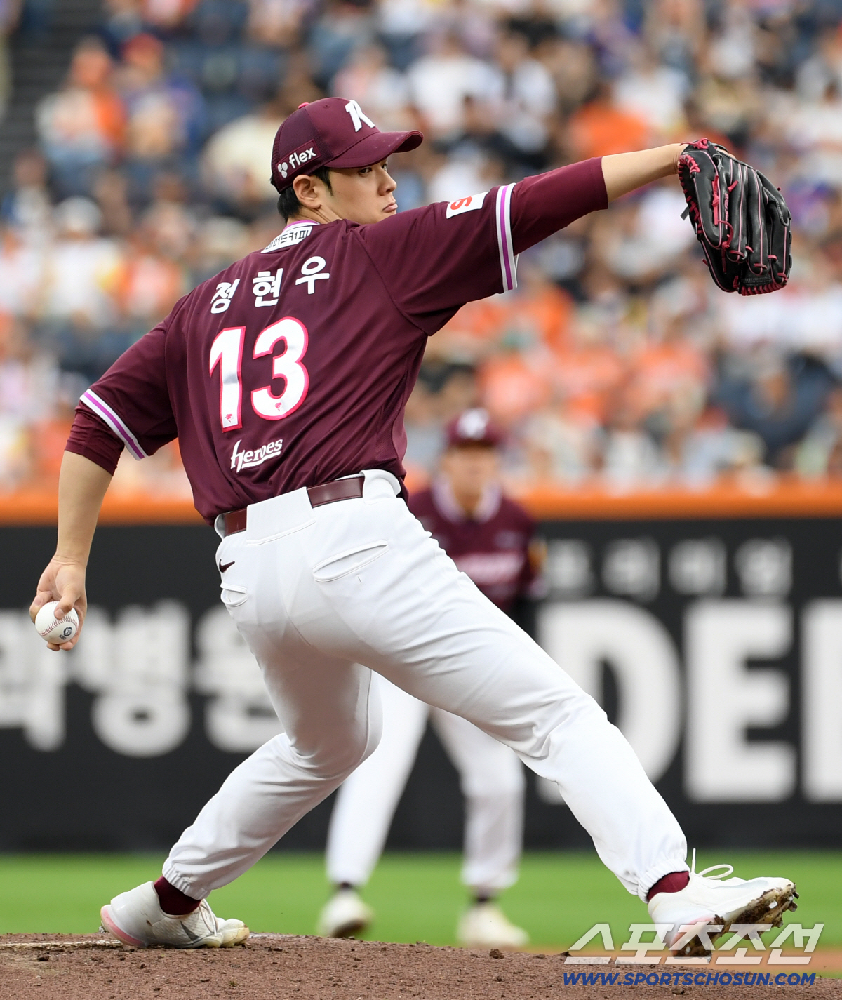 데뷔전 승리 뒤, 논란의 122구 투혼...1순위 특급 신인, 눈물의 루…