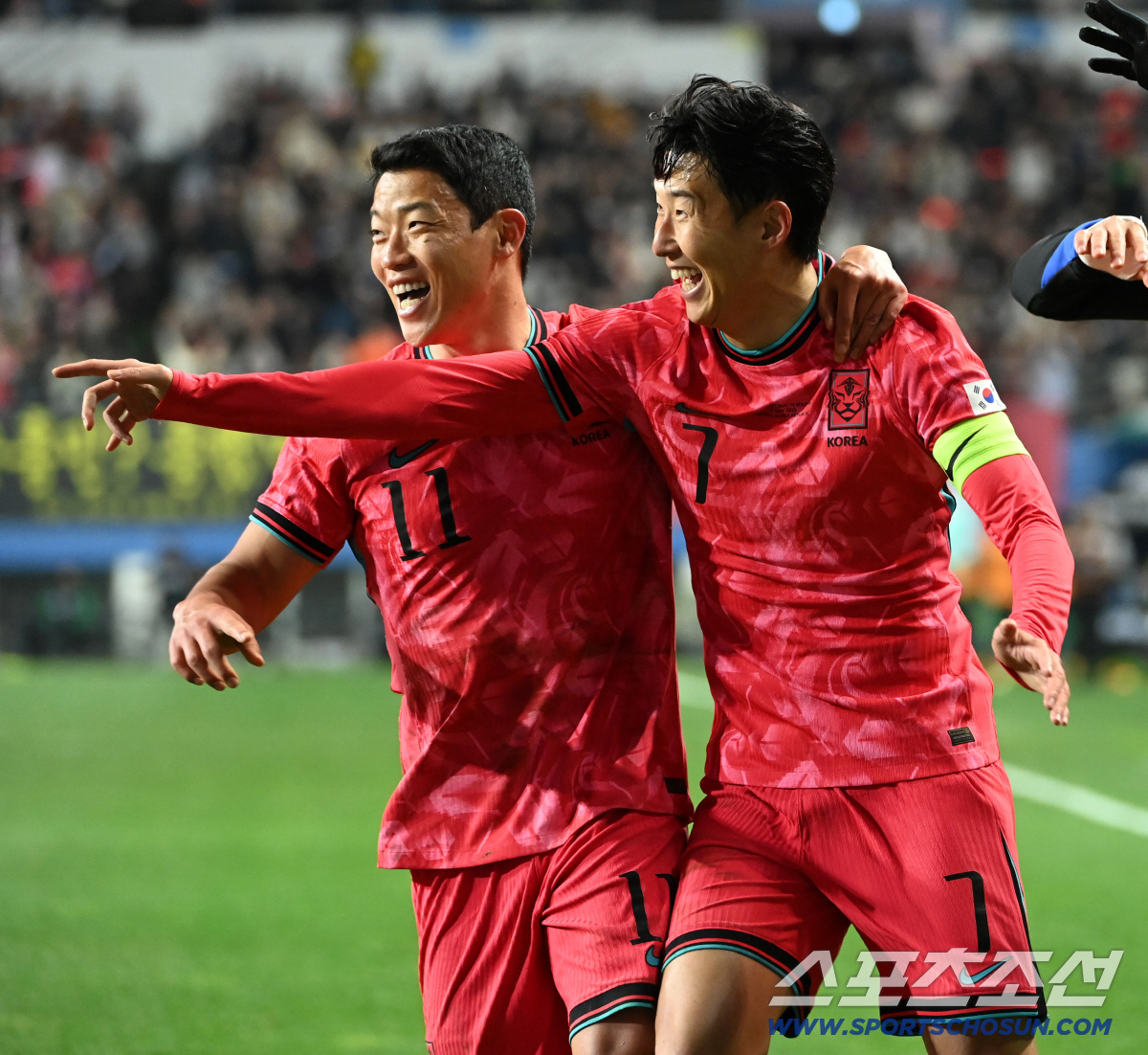 "무조건 잡고 가야 한다" 홍명보 감독→캡틴 손흥민도 긍정 평가 '이기려…