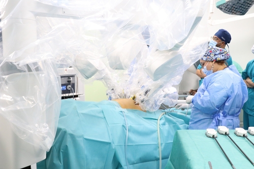 튀니지 최초 로봇수술, 한국산 장비로 실시