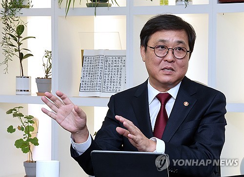 '종묘 사수' 천명한 최휘영 장관 "현행법이 정한 조치 다 할것"