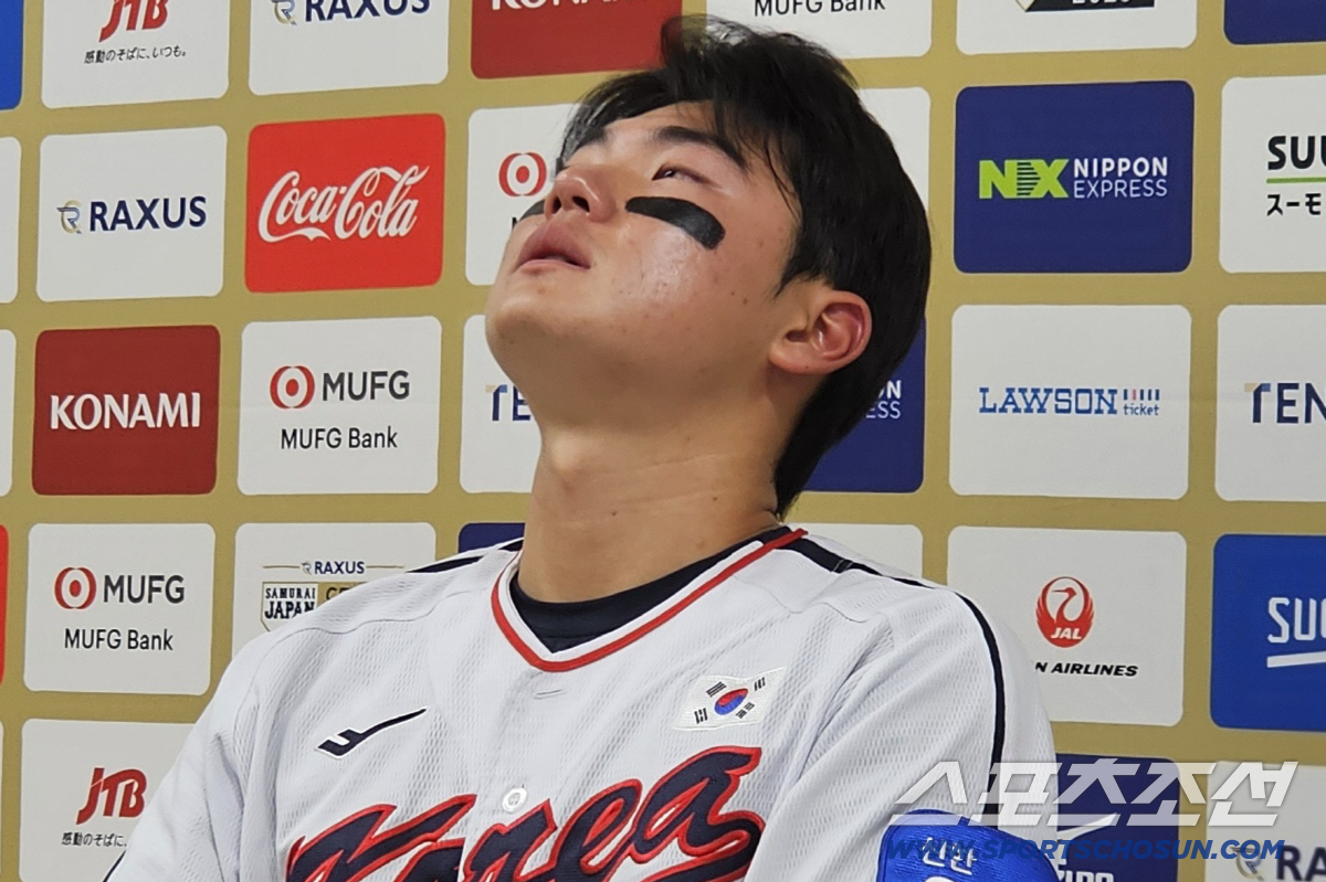 기적의 동점 솔로포 김주원의 '눈물의 기자회견'. 외할아버지 장례식 안가…