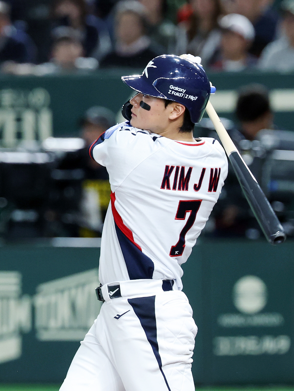 기적의 동점 솔로포 김주원의 '눈물의 기자회견'. 외할아버지 장례식 안가…