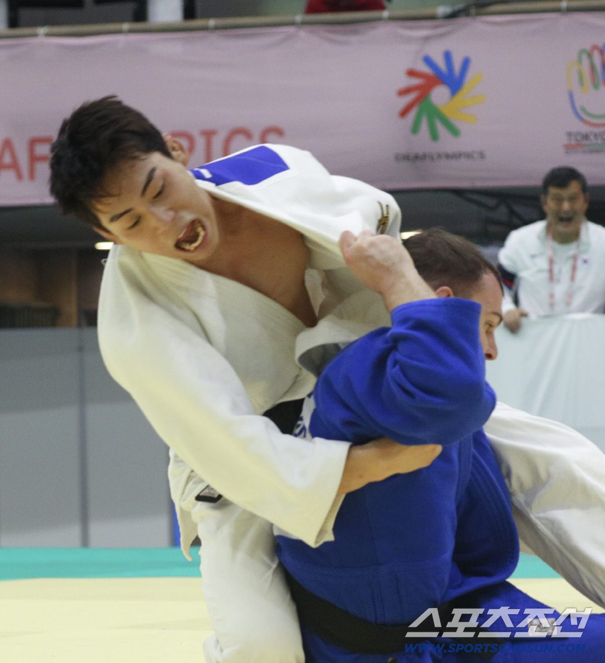 "투혼의 韓유도,도쿄하늘에 태극기를!"'4전5기'정숙화 첫金...첫날 '…