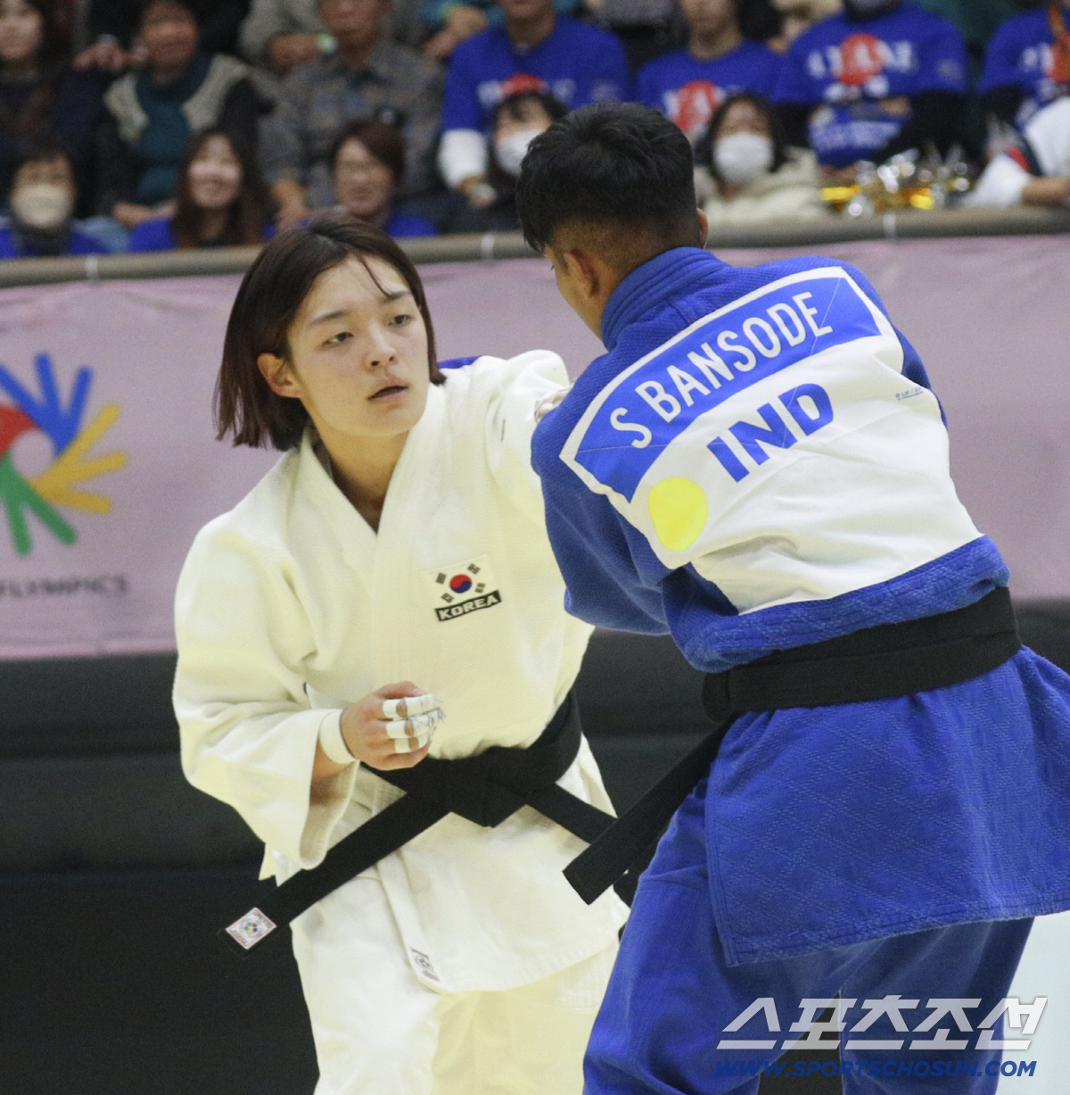 "투혼의 韓유도,도쿄하늘에 태극기를!"'4전5기'정숙화 첫金...첫날 '…