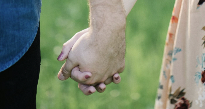 말기암 아내 냉동 보관 선택한 남성, 다른 여성과 동거 논란