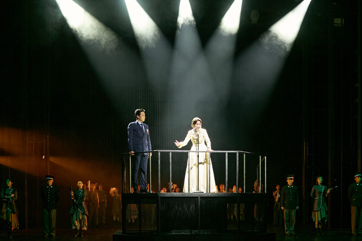 뮤지컬 '에비타' 80년대엔 검열 삭제 '굴욕'까지…정치적 견해無→ 스스…