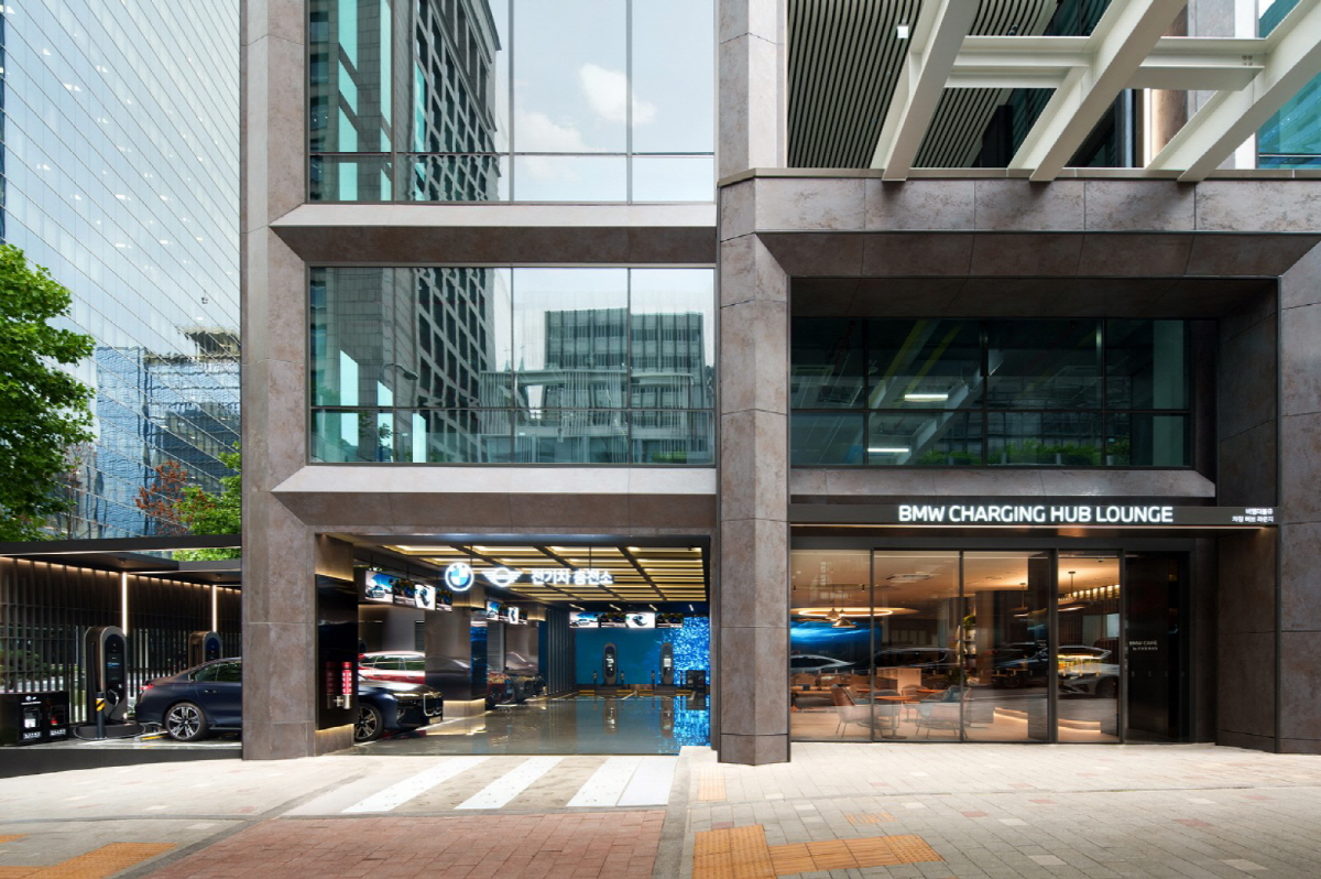 '충전 인프라 구축 통했다' BMW코리아, 올해 전동화 차량 누적 판매량…
