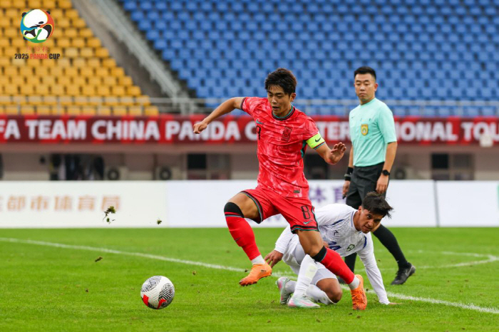 "한국 축구 안 두렵다" 중국에 박살난 이민성호, 핑계댈 게 없다…'中 …