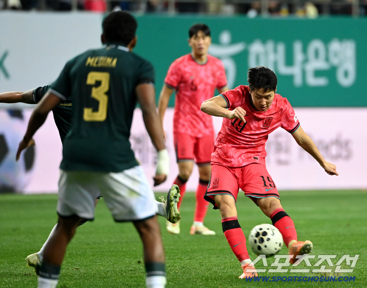 '11초짜리 탈압박 드리블'은 이강인의 욕심인가, 홍명보호 전술 문제인가…