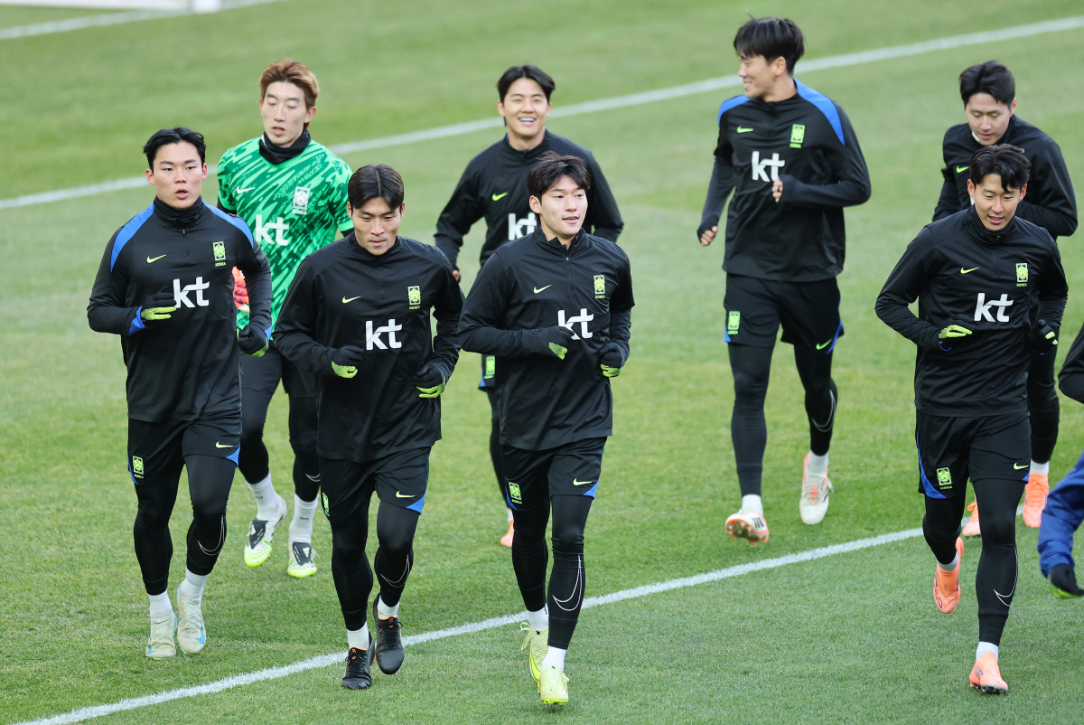 "3년 전 패배 많이 생각하지 않아"...오직 월드컵만 바라보는 손흥민,…