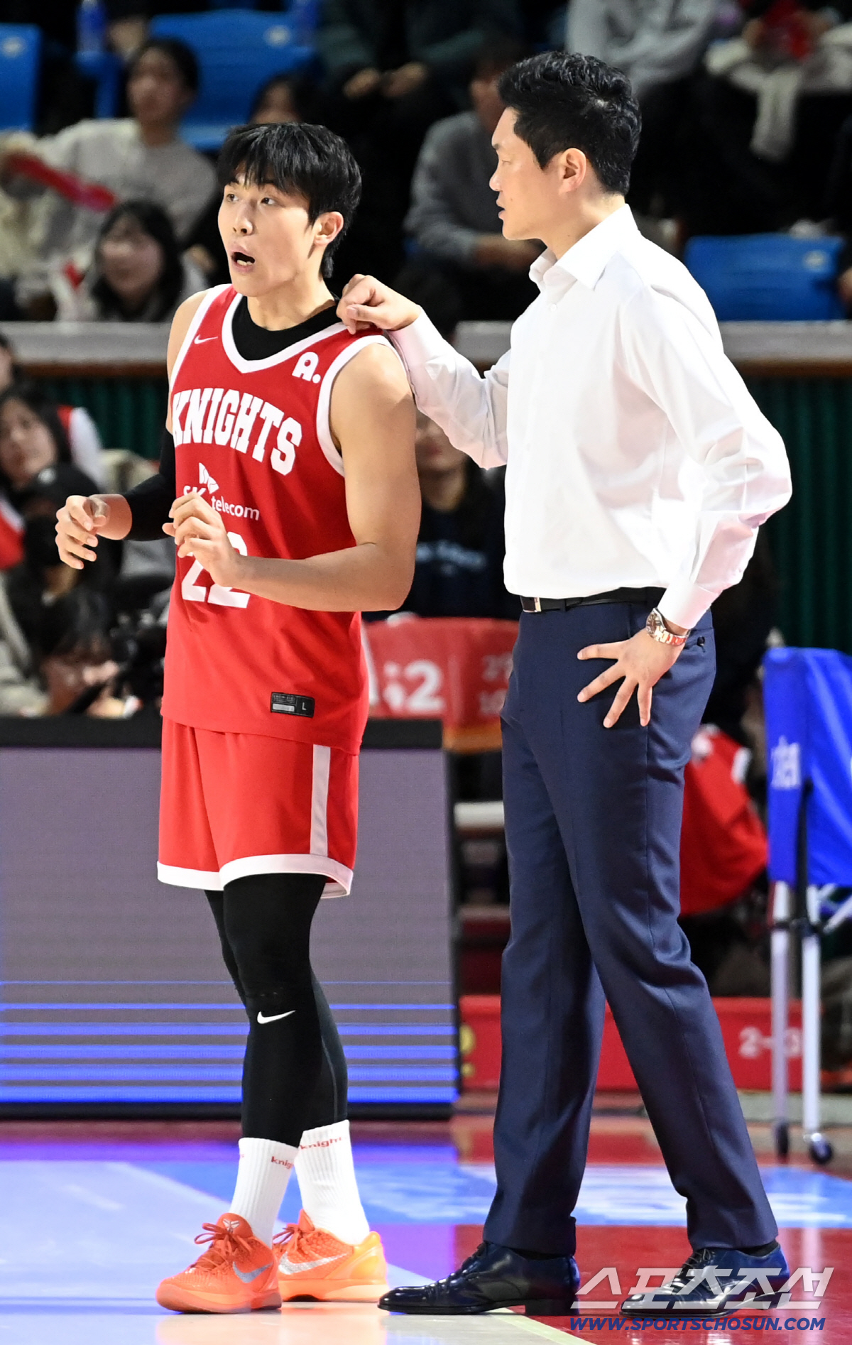 [현장인터뷰]힘들게 이긴 전희철 SK 감독 "팬들께 재미있는 경기를 보여…