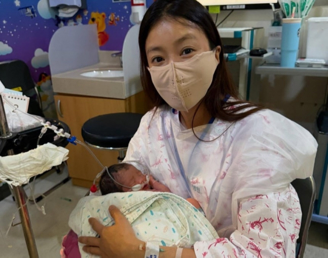 전 남편 동의 없이 둘째 출산한 이시영…변호사 “친부 인지 전까지는 법적…