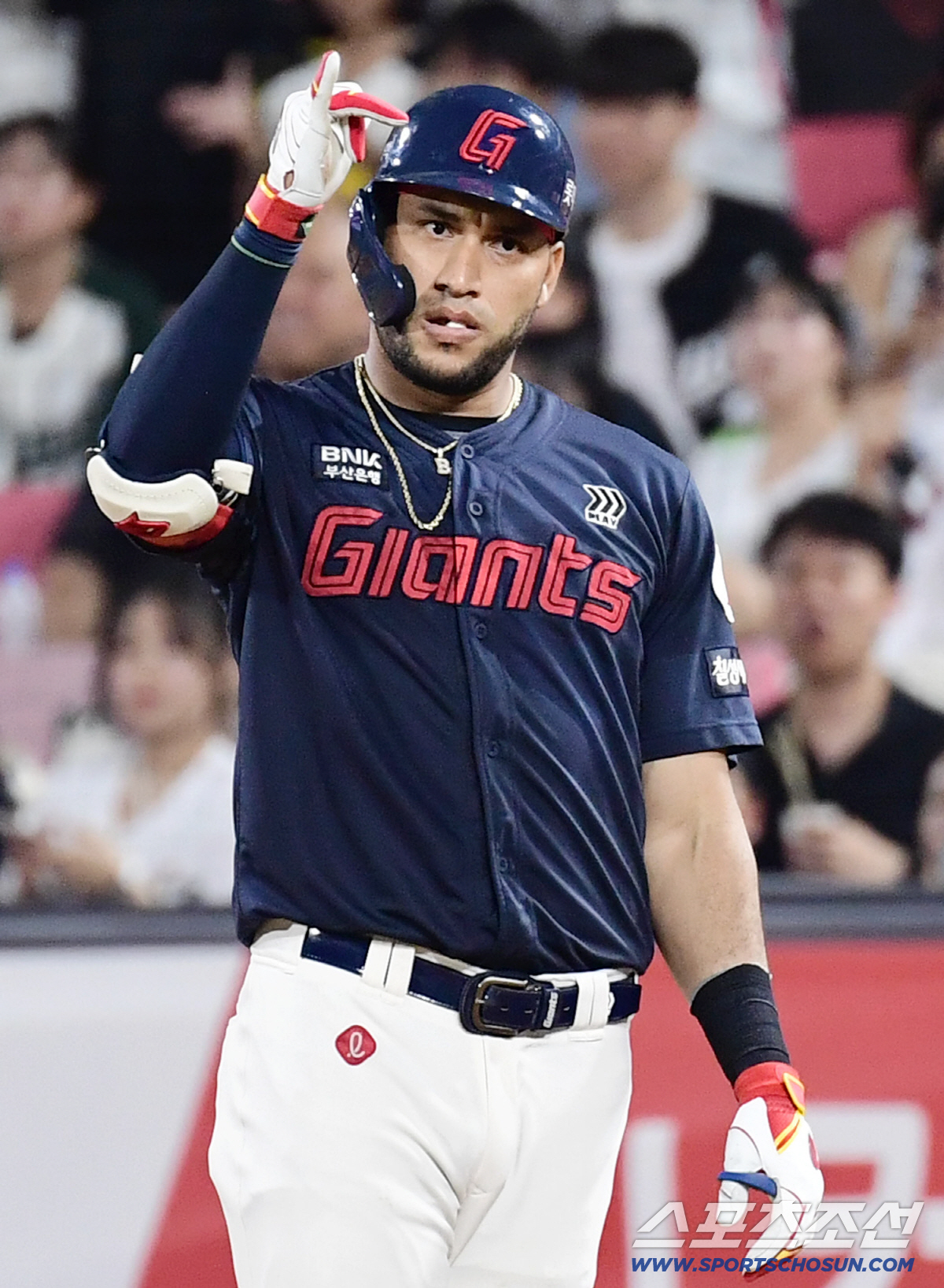 "레이예스 포기할 용기 있을까?" 김태형 감독의 조심스런 진심, 80억 …