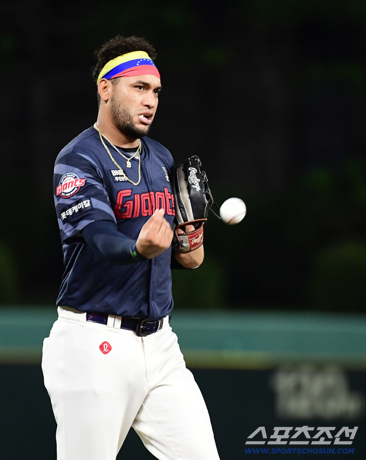 "레이예스 포기할 용기 있을까?" 김태형 감독의 조심스런 진심, 80억 …