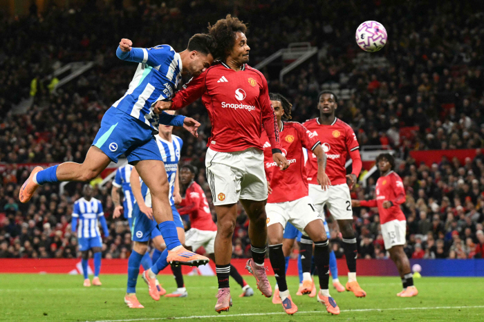 "손해 감수한다" 맨유 결단 내렸다, 백업 추락 '3650만 파운드 스타' 매각 준비…자칫 '플랜 B' 마티스 텔과 경쟁