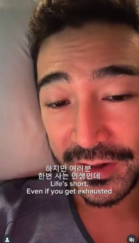 '병역기피' 쿨케이, 태국 병원서 4일 만에 깨어났다…"인플루엔자로 입원…