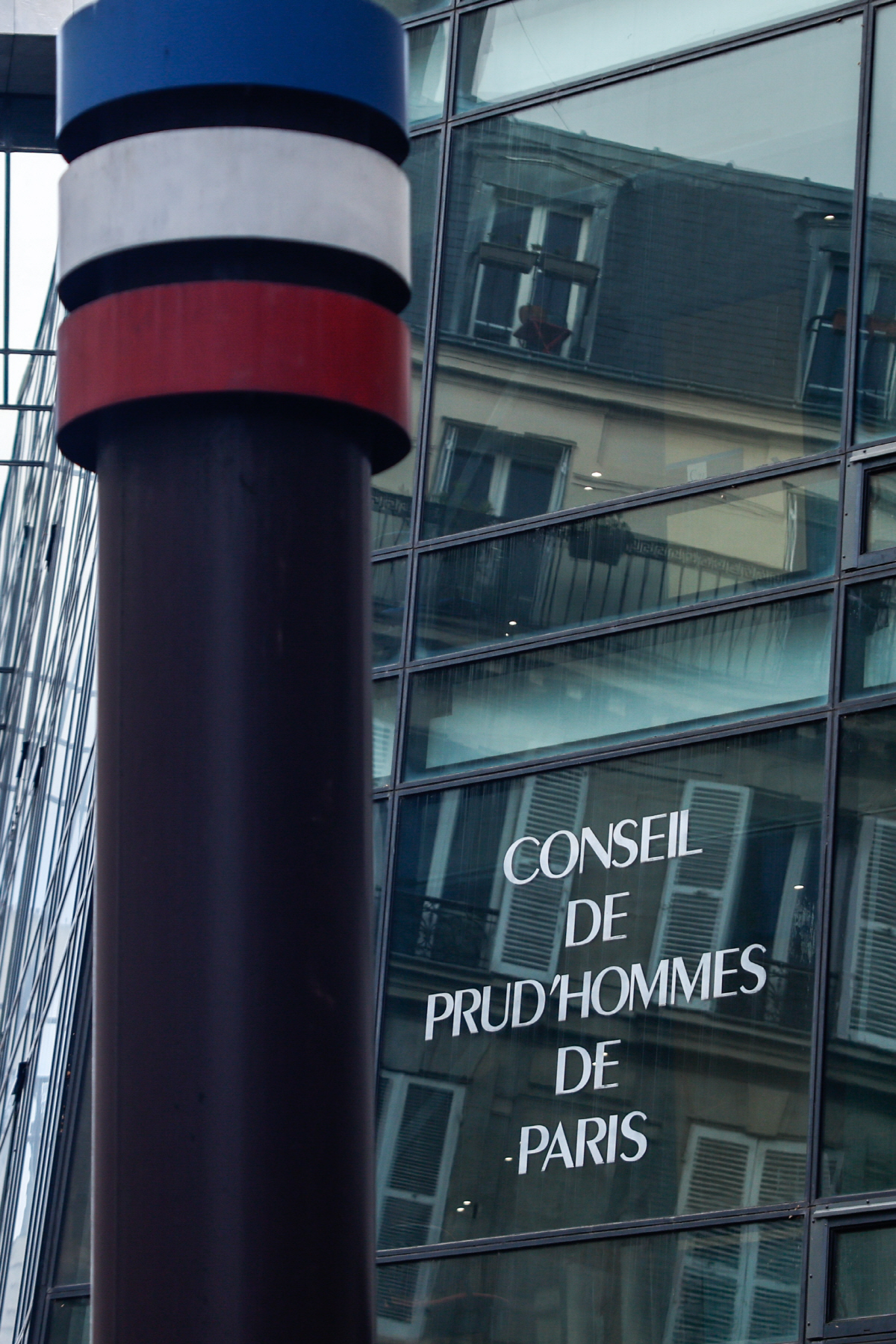 끝나지 않은 음바페-PSG 갈등, 4천억 손해배상 맞불…프랑스 법원 내릴…