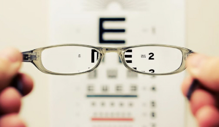 고도근시 있다면 황반변성 위험 높아…20·30대 환자 4년 새 3배 이상…