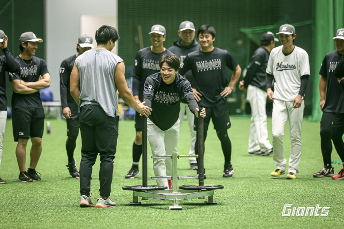 "숨막히는 압박감 각오했는데…" 외부 트레이너까지 초빙한 자매구단의 선진…