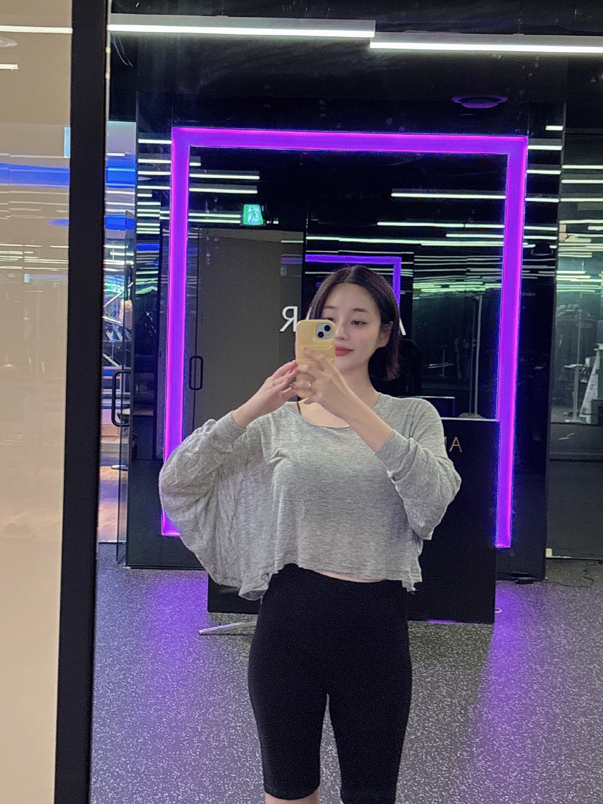 훅 커진 D라인 공개한 걸그룹… AOA 유나, 배가 이렇게 나오다니[SC…