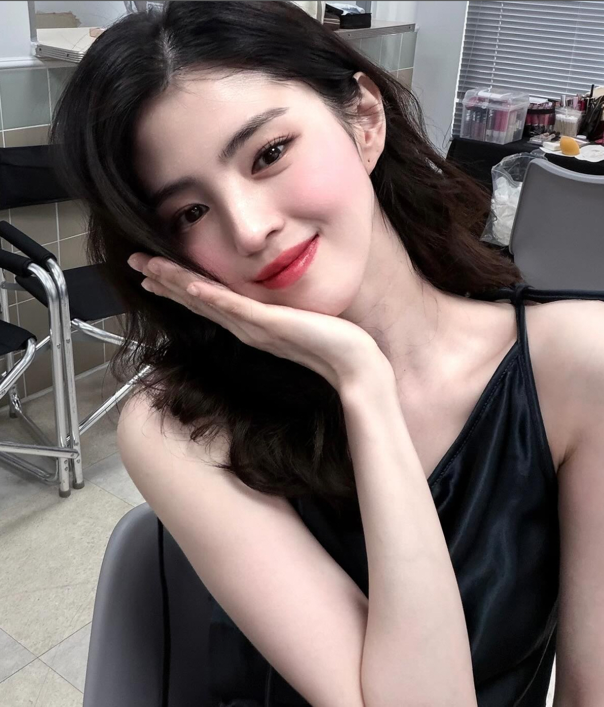 한소희, 2천만원 들여 지웠는데 또?..생일 맞아 '옆구리 타투' 공개