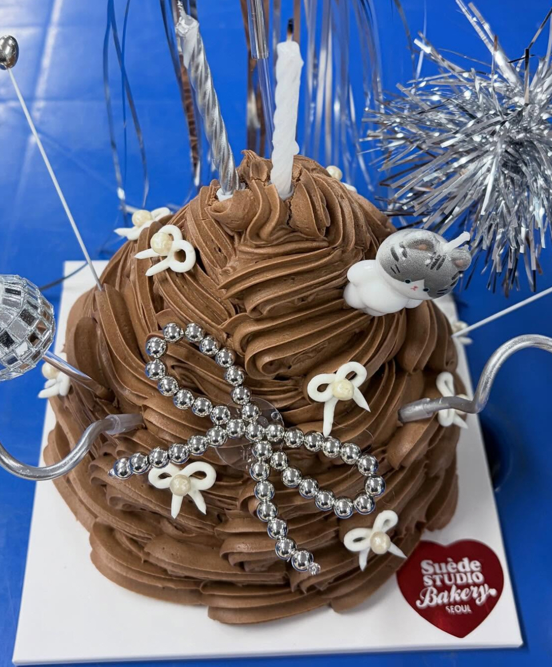 한소희, 2천만원 들여 지웠는데 또?..생일 맞아 '옆구리 타투' 공개