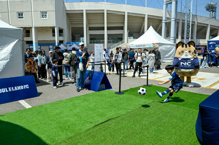 서울 이랜드, 팬 의견 듣는다! '2025시즌 홈경기 만족도 설문조사' …