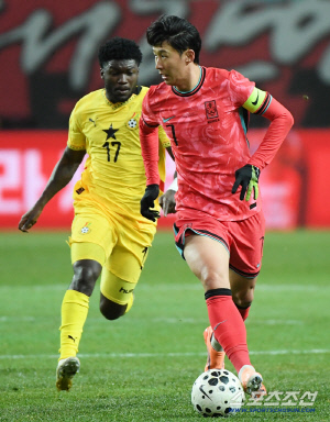 [가나전 전반분석]'삼대장' 빼고 다 바꿨지만 '슈팅 단 1개', 파격 실험→헛심 공방…홍명보호, 전반 0-0으로 마쳐