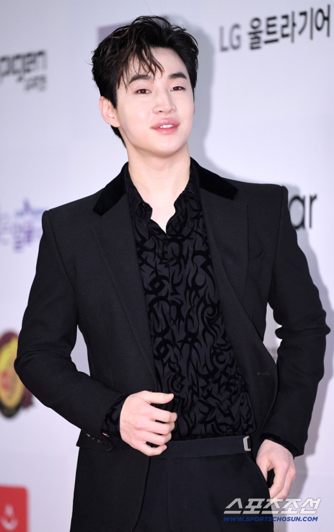 헨리, 심각한 카메라 울렁증 호소..급기야 "카메라 꺼"