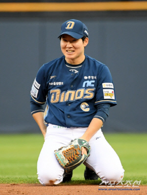 '수비상 최대이변' 김혜성 떠난 2루수 '투표 1위' 신민재가 아니라니... 박민우 수상[SC 포커스]