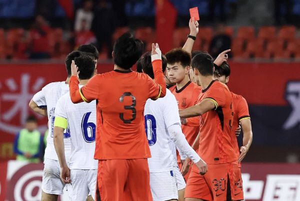 기고만장 중국, 감사합니다! 우즈벡전 퇴장으로 자멸 '0-0 무'…이민성…