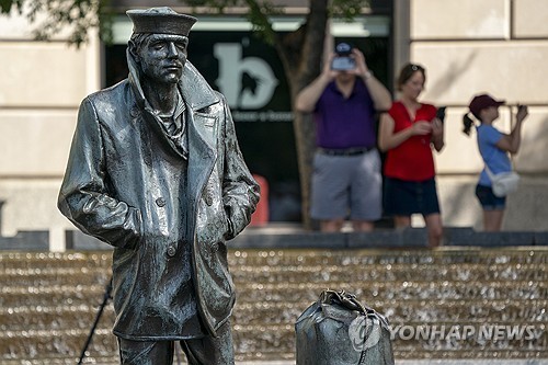 애국심 고취하고, 증오 부추기고…"책은 전쟁의 도구였다"