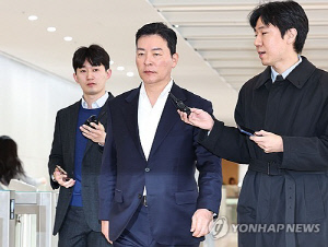 김건희특검, '로봇개 특혜 계약' 의혹 김성훈 前경호차장 소환