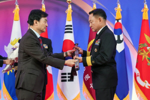 준장 진급자에 삼정검 수여…'계엄버스' 탑승자 등은 보류