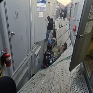 울산 석유화학시설 공사 현장서 발판 무너져 7명 다쳐