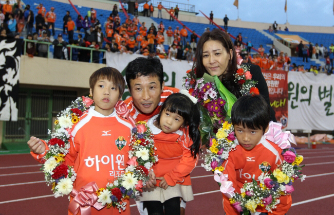 [현장인터뷰]"'슛돌이' 이강인 형, 밥산다" '이을용 주니어' 이태석,…