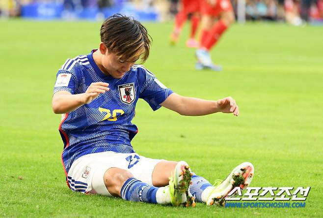 일본 차세대 에이스 오피셜 입장, 손흥민 후계자 자리 거절 "토트넘행? …