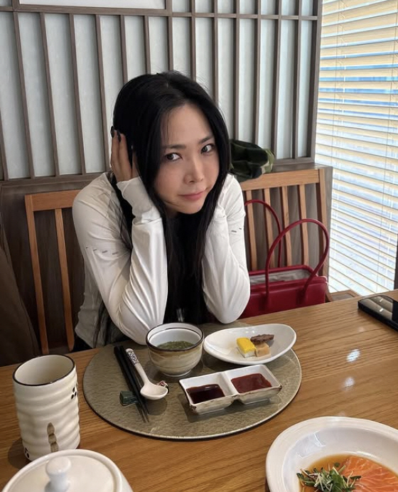 "불화설 씻었다" 허니제이♥정담, 3주년 꽃다발 문구 "300년 더 함께…