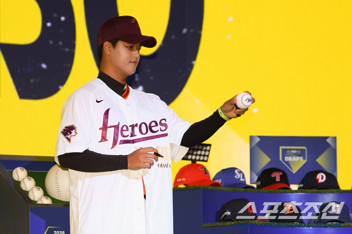 "157km 특급 박준현 안 보고 싶으세요?" 물었더니 "궁금하다. 하지…